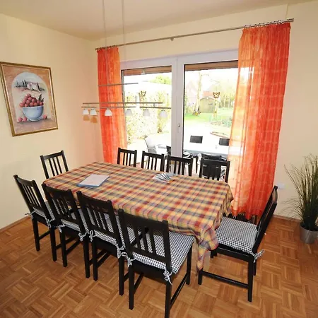 Familienferienhaus Goethestrasse, 95140